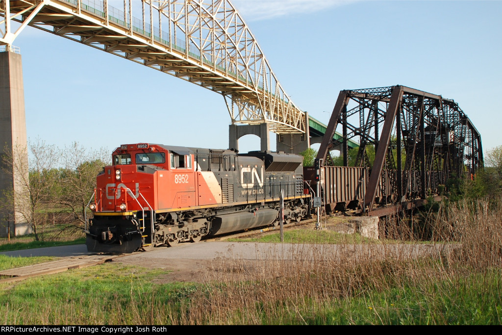 CN 8952